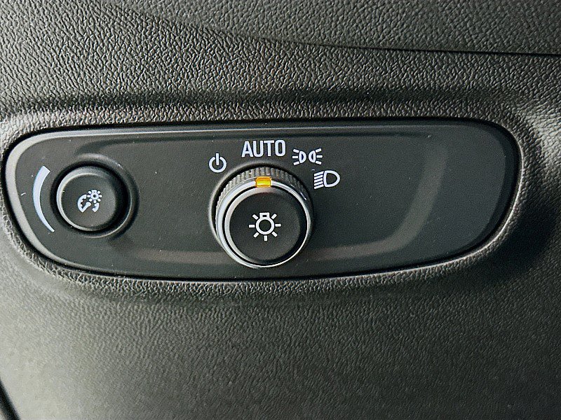Used 2024 Chevrolet Equinox LT FWD image 10