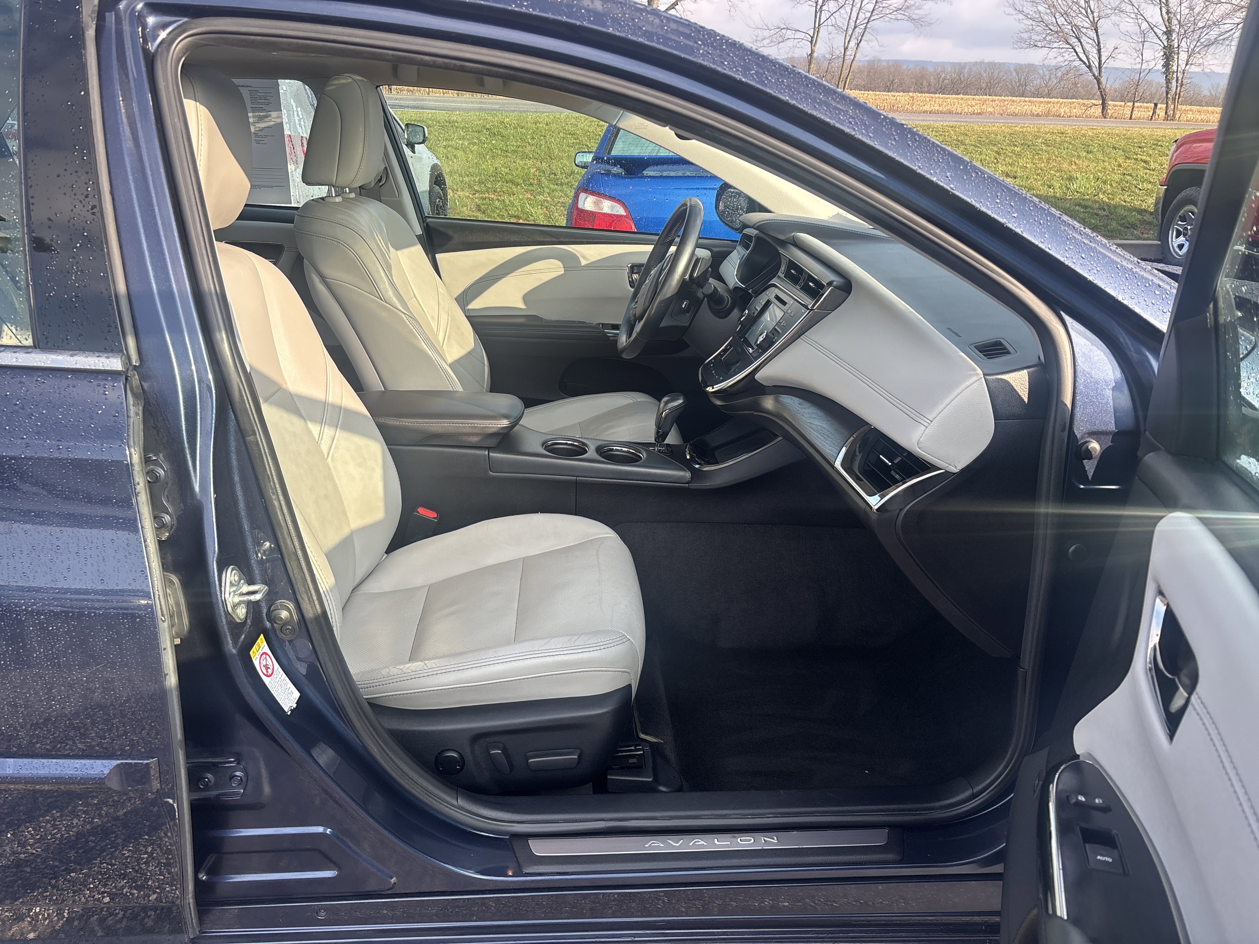 Used 2017 Toyota Avalon Limited w/ All Weather Liner Package image 14