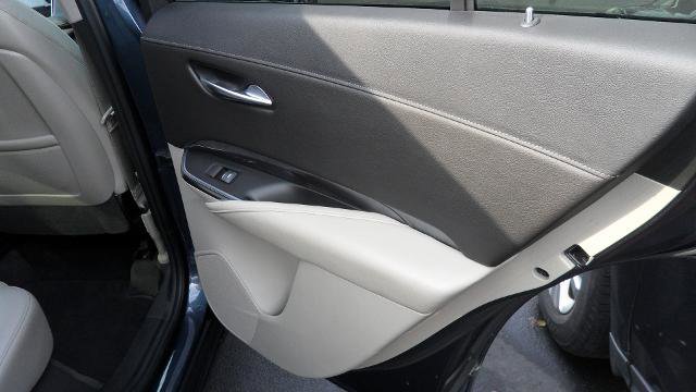 Used 2019 Cadillac XT4 Luxury w/ Cold Weather Package FWD image 13