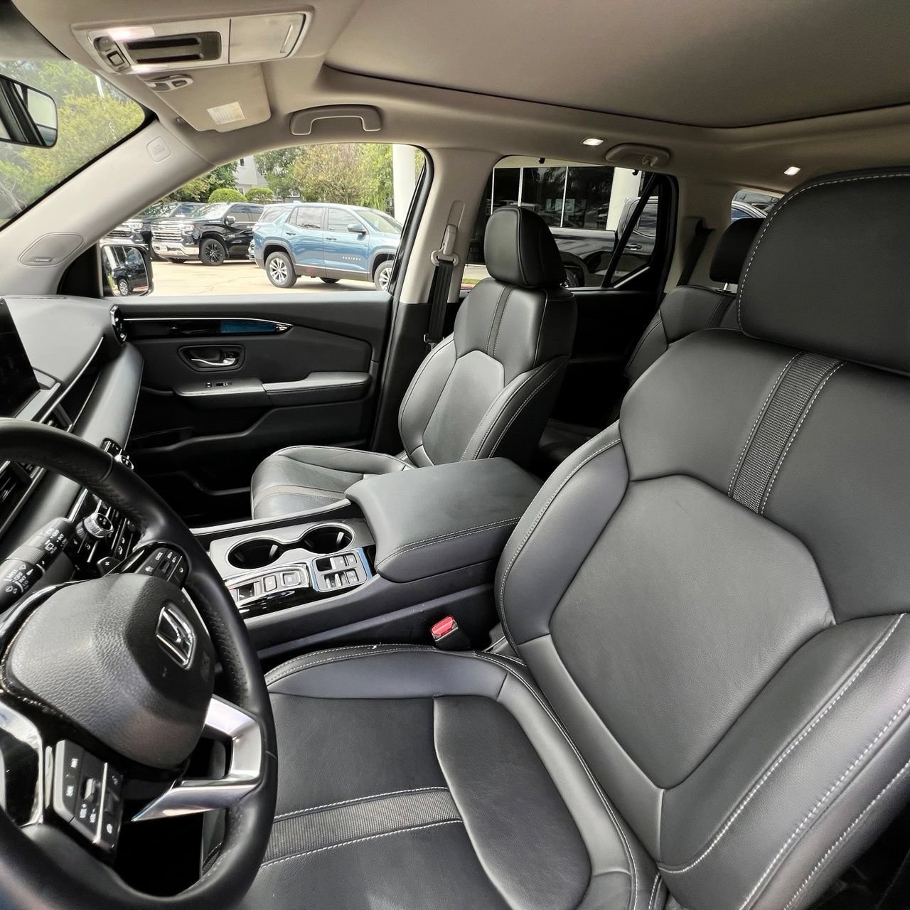 Used 2025 Honda Pilot Touring image 21