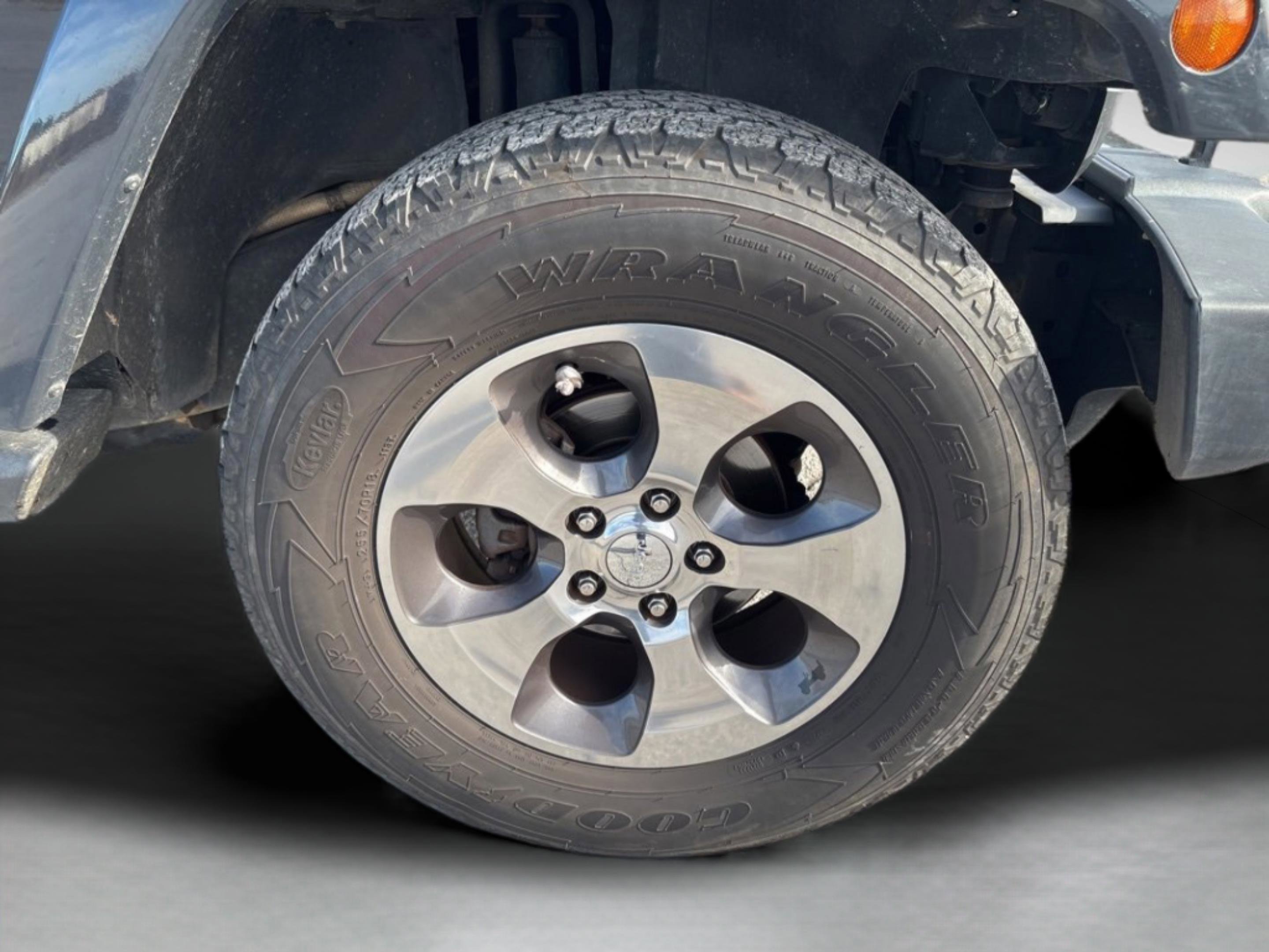 Used 2017 Jeep Wrangler Unlimited Sahara w/ Connectivity Group image 44