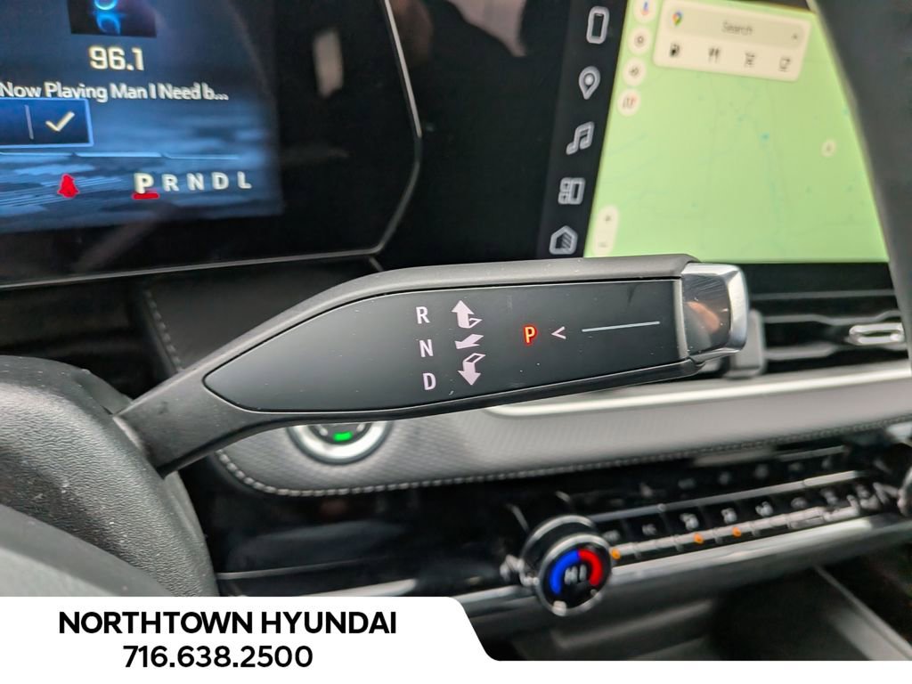 Used 2025 Chevrolet Equinox LT w/ Convenience Package II image 16