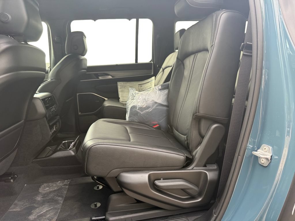 New 2026 Jeep Grand Wagoneer L Limited AWD/4WD image 13