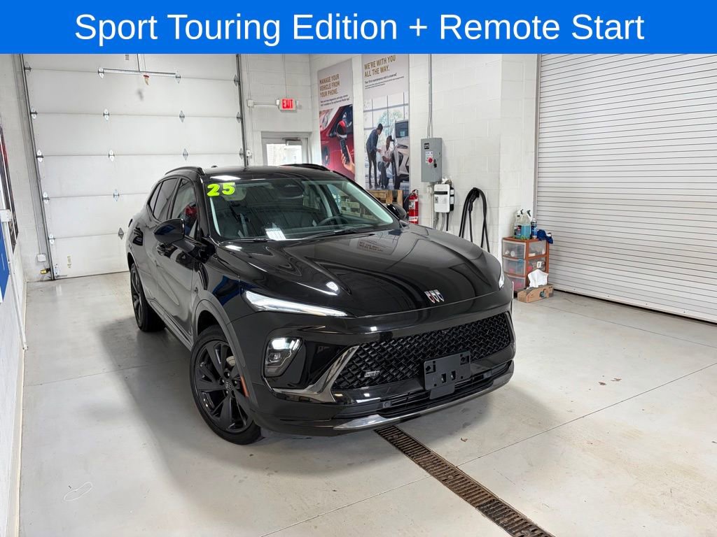 Used 2025 Buick Envision Sport Touring image 2