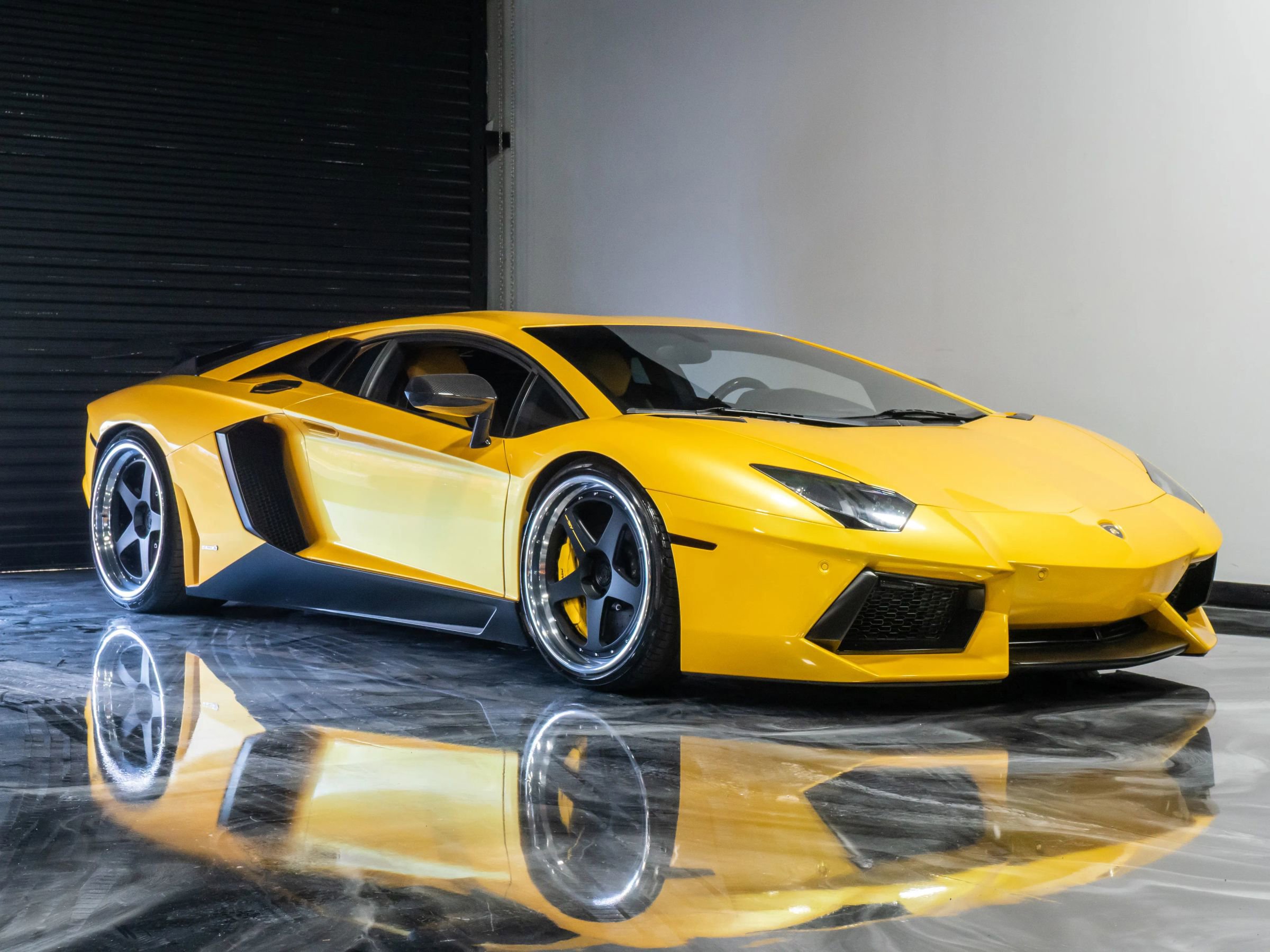 Used 2013 Lamborghini Aventador LP 700-4 image 5