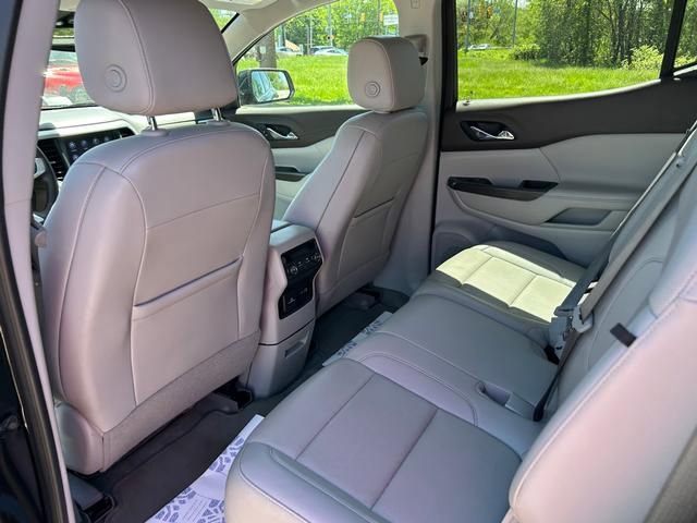 Used 2023 GMC Acadia SLT image 14