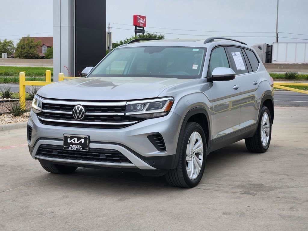 Used 2023 Volkswagen Atlas SE w/ Panoramic Sunroof Package AWD/4WD image 3