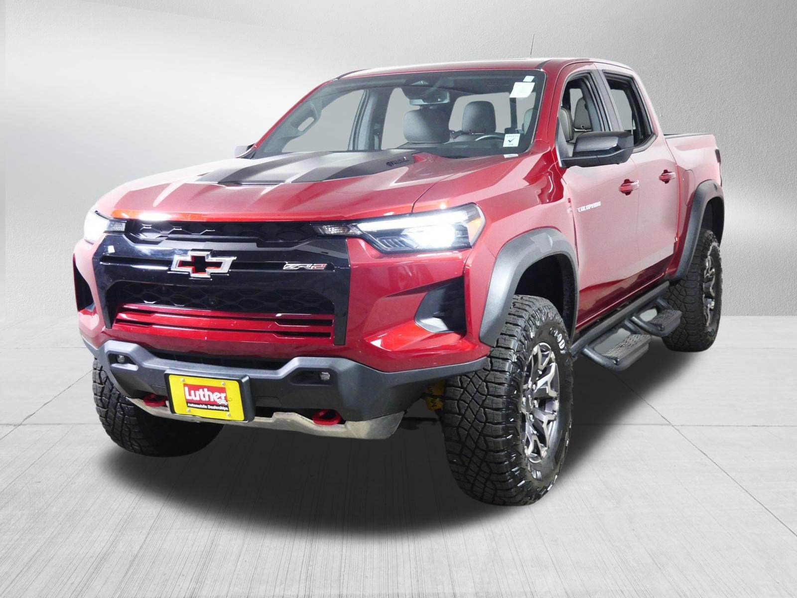 Used 2025 Chevrolet Colorado ZR2 w/ Technology Package AWD/4WD image 3
