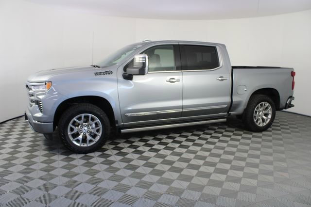 Used 2023 Chevrolet Silverado 1500 High Country w/ High Country Premium Package image 2