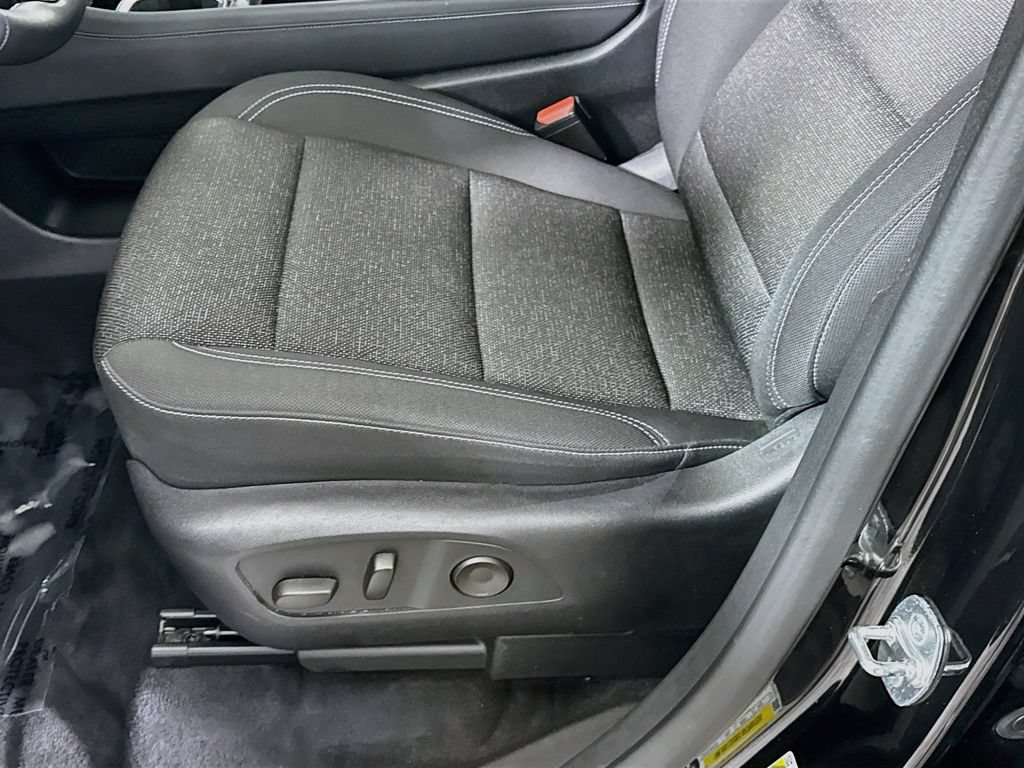 Used 2024 Chevrolet Traverse LT w/ Enhanced Driving Package AWD/4WD image 23