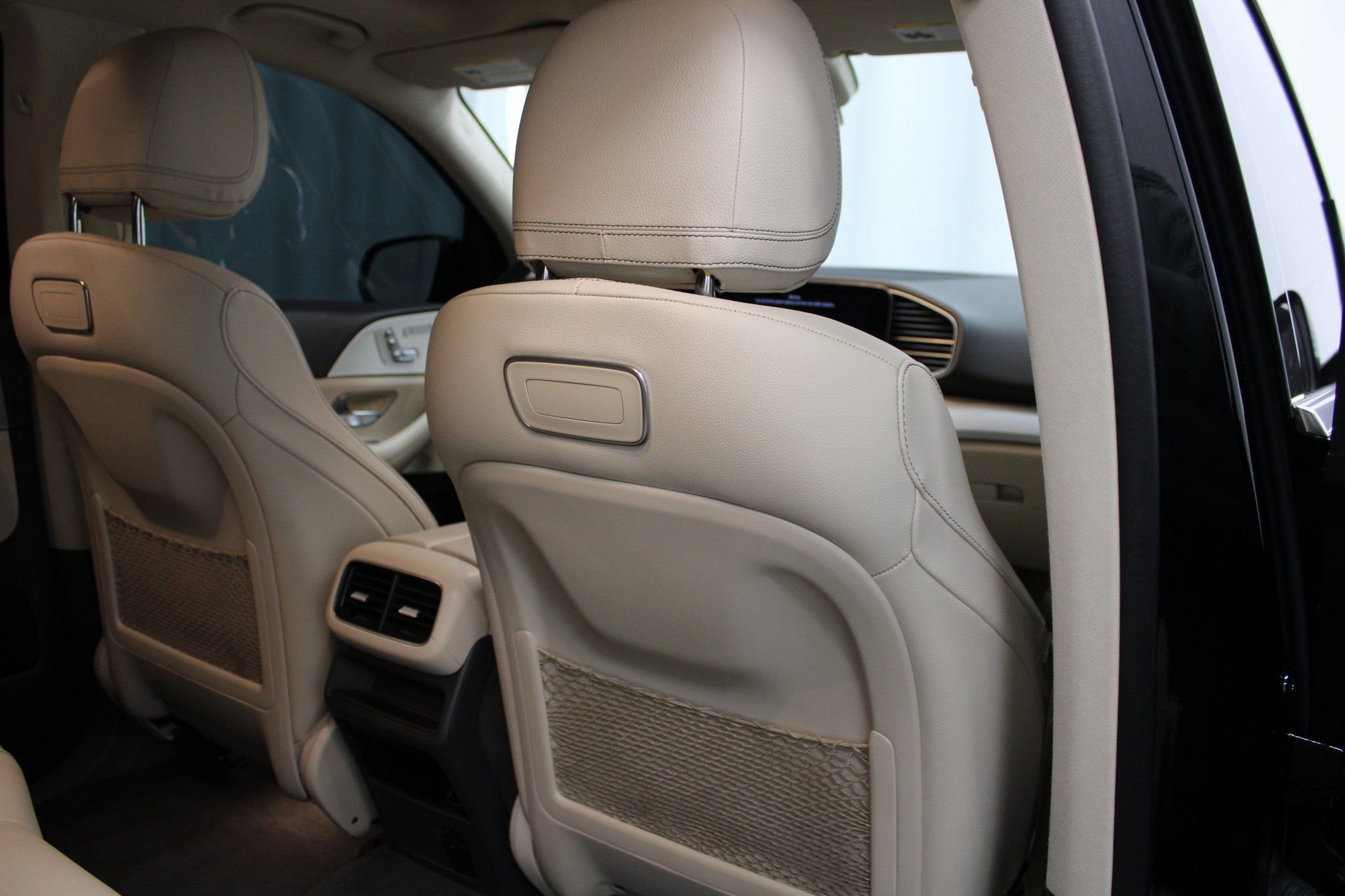 Used 2020 Mercedes-Benz GLE 350 4MATIC w/ Premium Package image 25