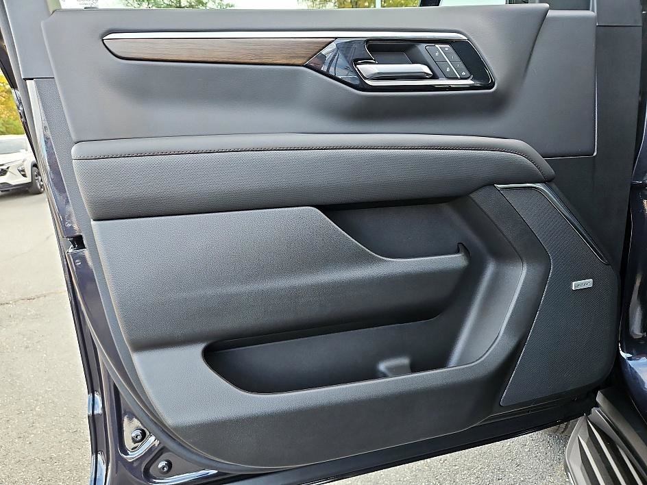 New 2026 Chevrolet Tahoe High Country w/ Sun And Tow Package image 14