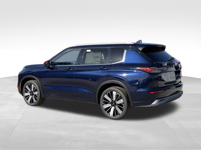 New 2026 Mitsubishi Outlander SEL FWD image 3