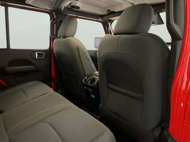 Used 2025 Jeep Wrangler Unlimited Sahara w/ Safety Group image 29