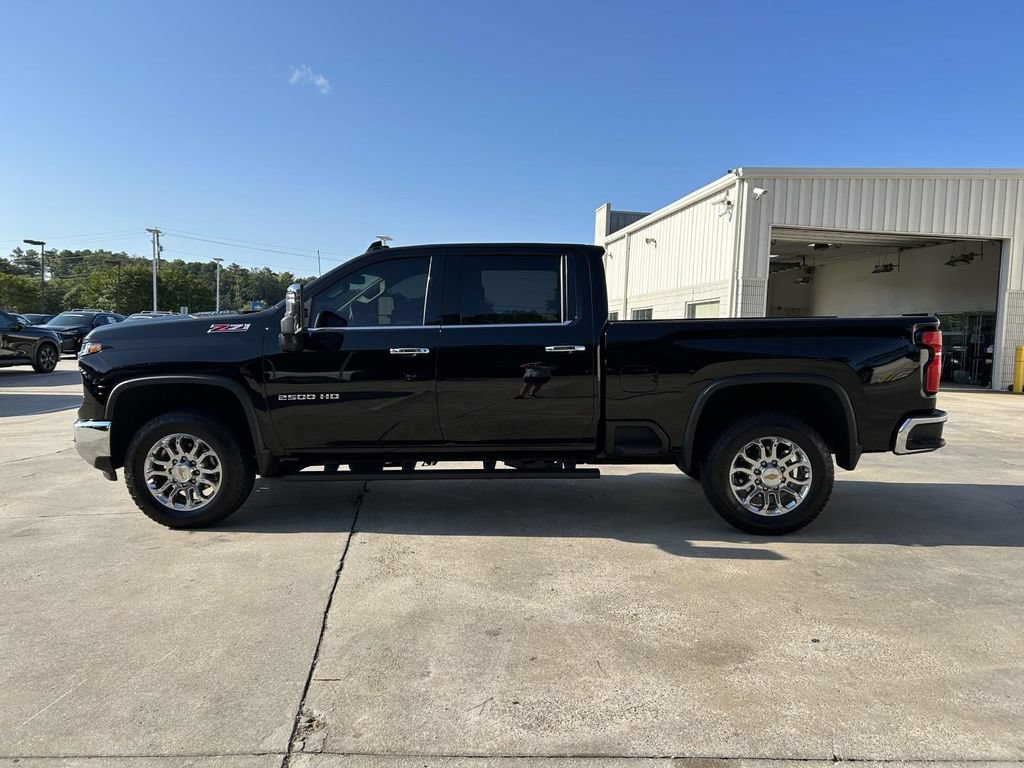 Used 2025 Chevrolet Silverado 2500 LTZ w/ LTZ Convenience Package AWD/4WD image 6