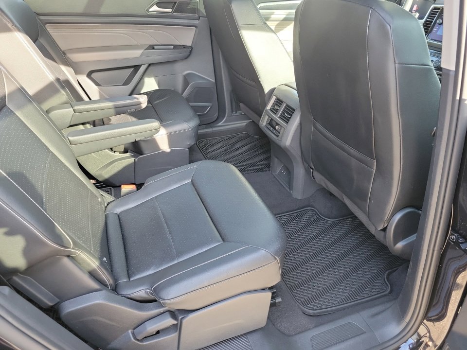 Used 2021 Volkswagen Atlas SEL R-Line image 32