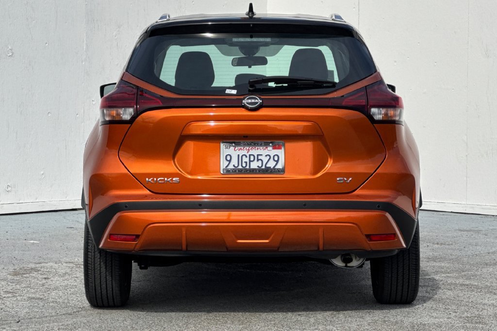 Used 2023 Nissan Kicks SV FWD image 4