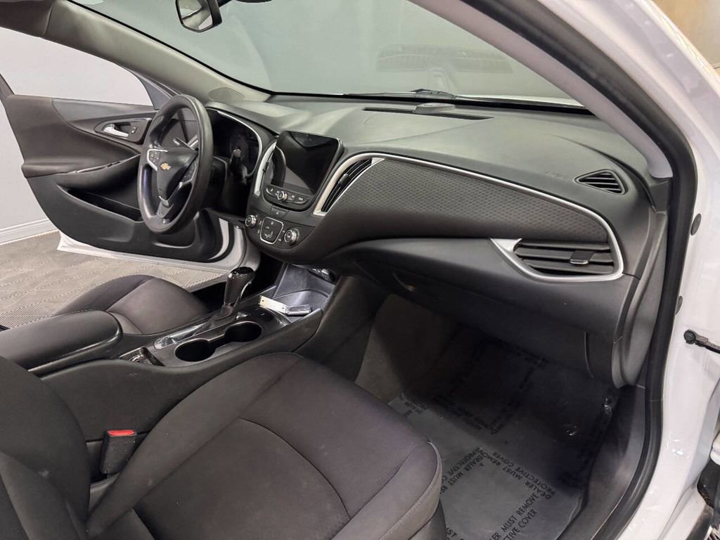 Used 2019 Chevrolet Malibu LS image 59