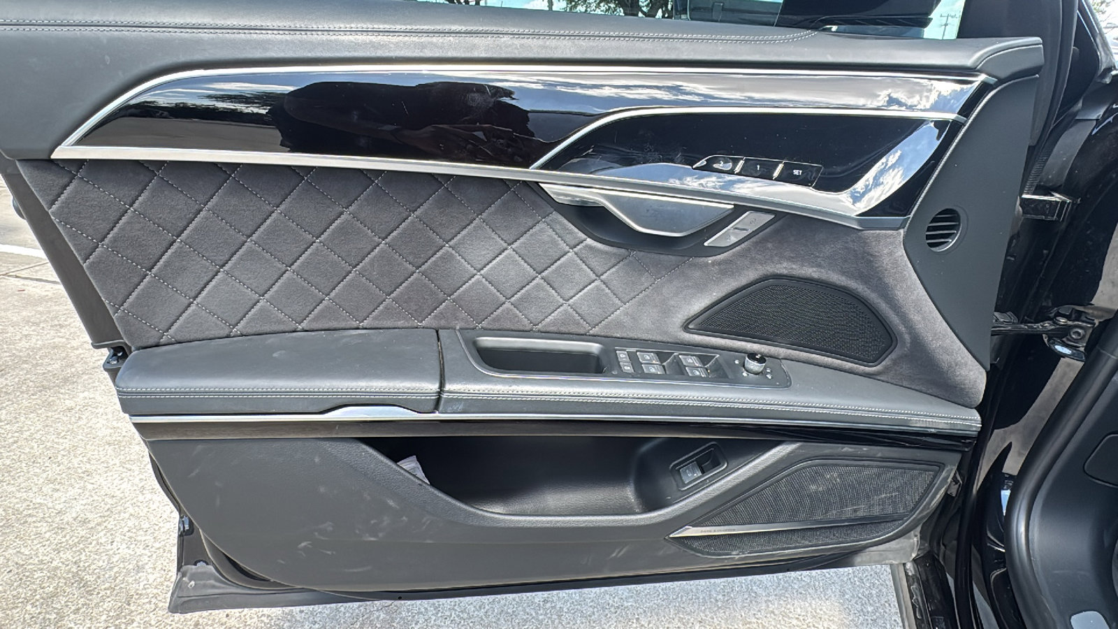 Used 2024 Audi S8 image 12