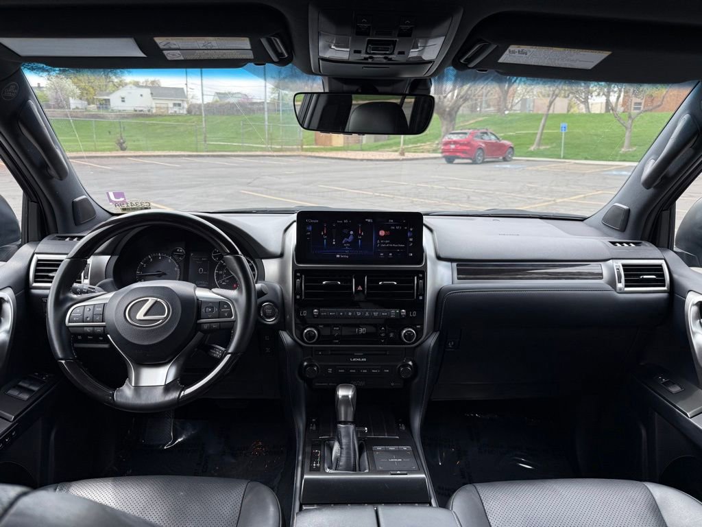 Used 2023 Lexus GX 460 Luxury w/ Sport Design Package image 11