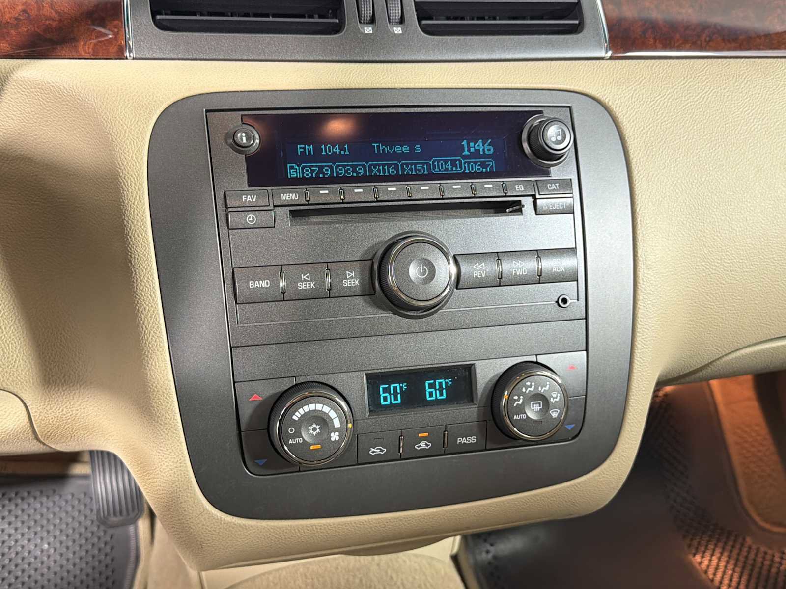 Used 2007 Buick Lucerne CXL w/ Luxury Package FWD image 25