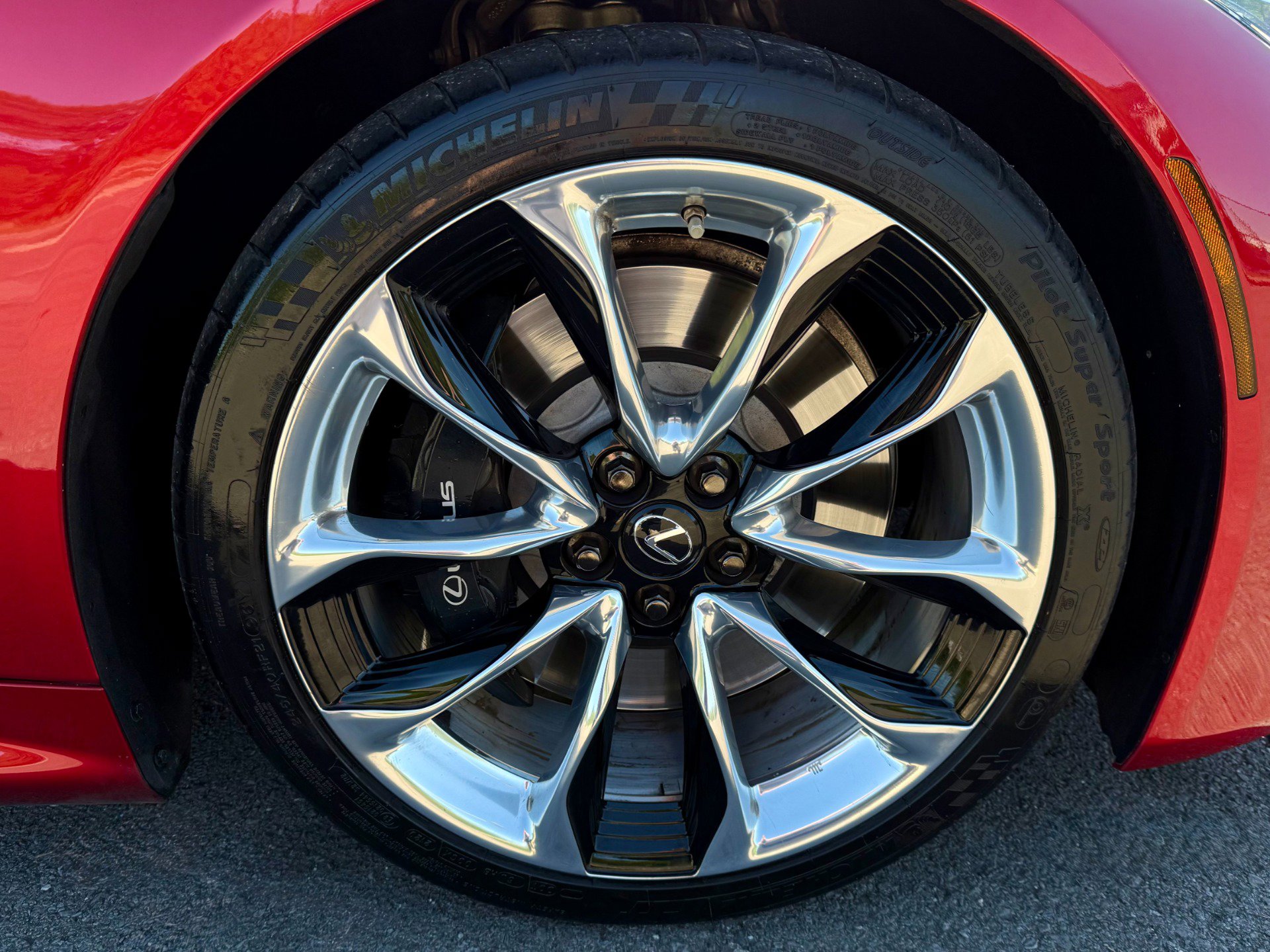 Used 2018 Lexus LC 500 Coupe w/ Sport Package RWD image 36