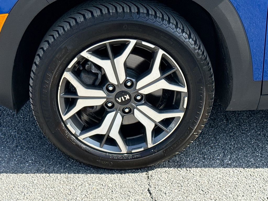 Used 2021 Kia Seltos EX image 19