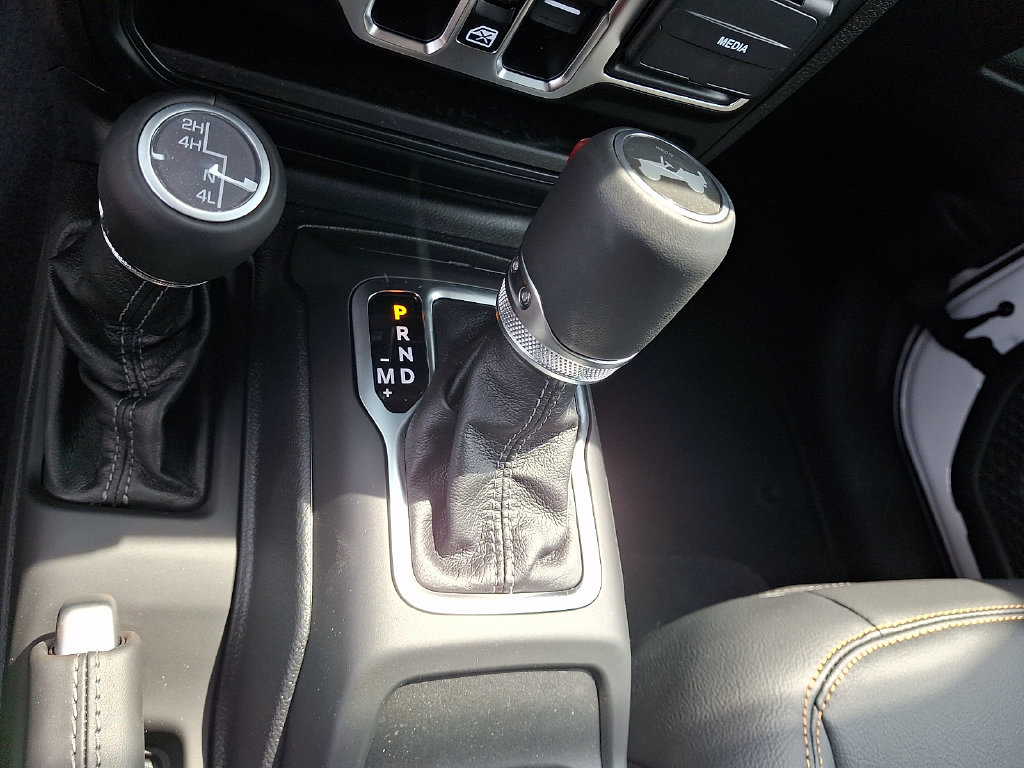 New 2026 Jeep Wrangler Unlimited Sahara AWD/4WD image 16