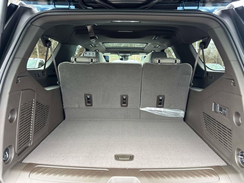 New 2026 GMC Yukon XL Elevation w/ Elevation Premium Package image 4