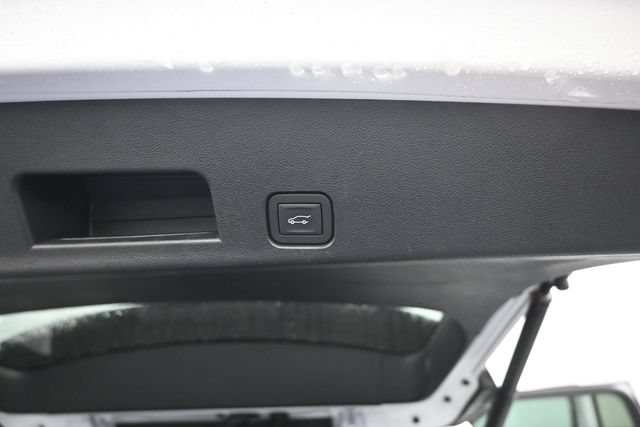 Used 2025 Chevrolet Traverse LT AWD/4WD image 7