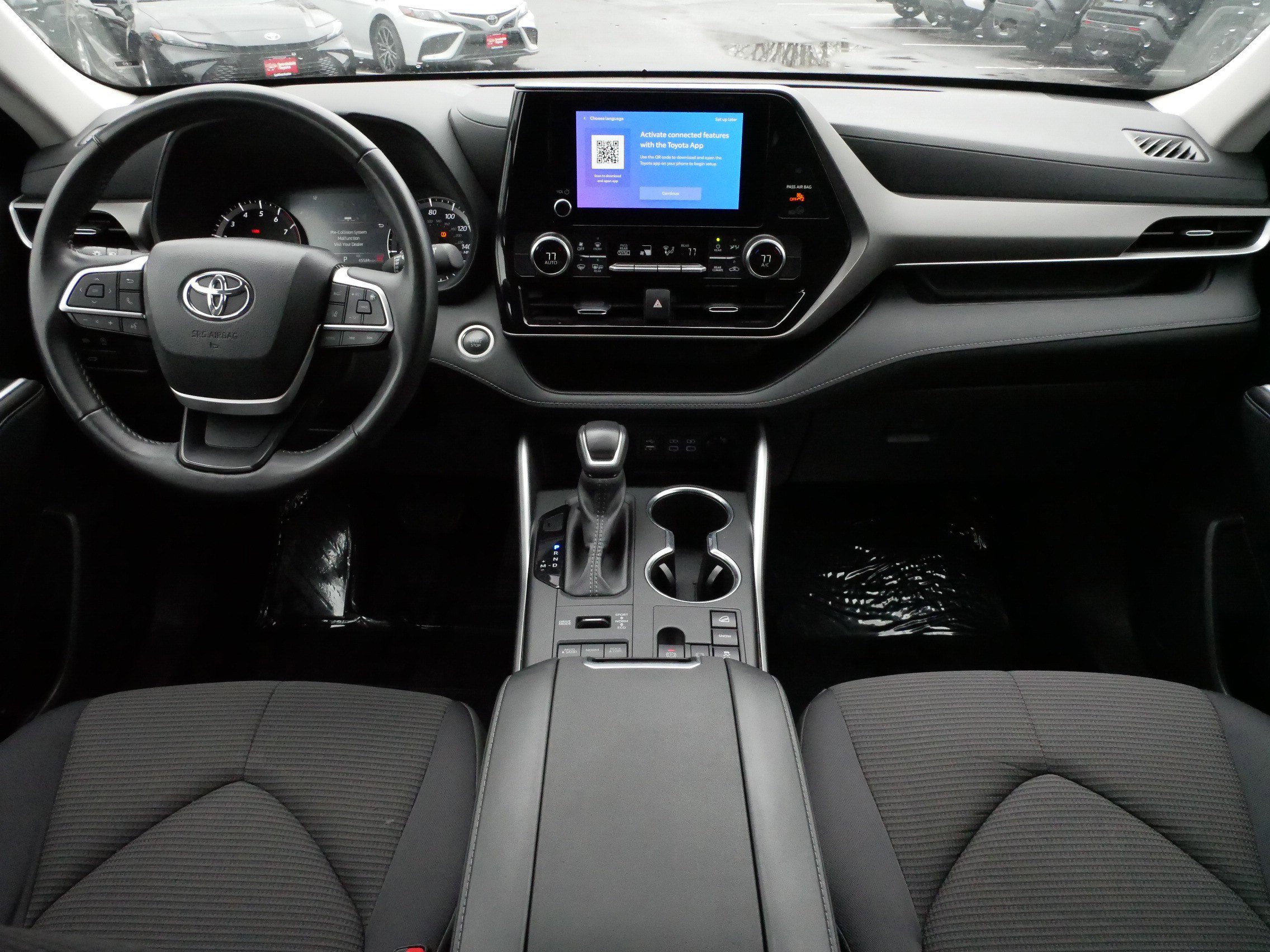 Certified 2024 Toyota Highlander LE AWD/4WD image 11