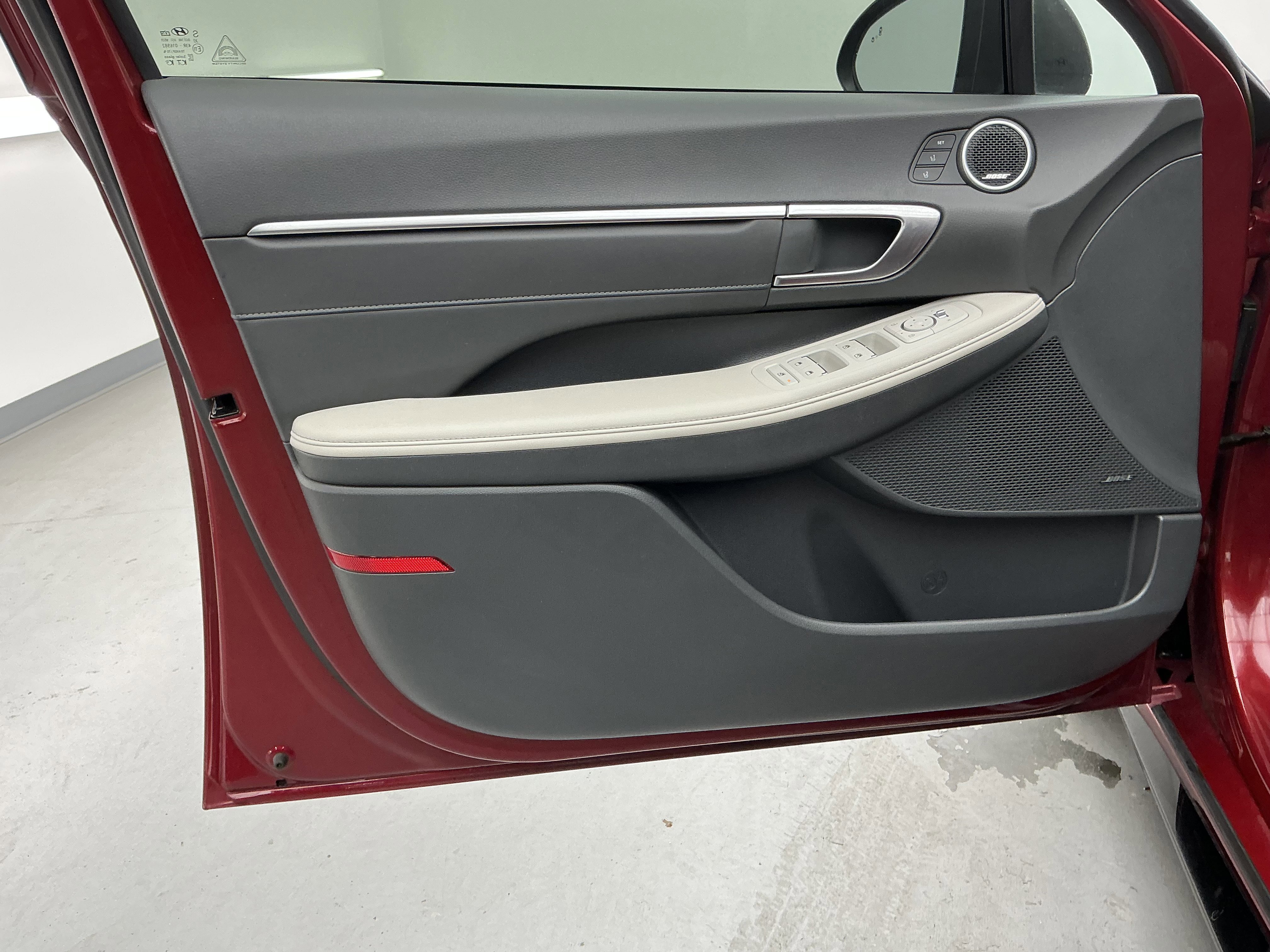 Used 2023 Hyundai Sonata Limited w/ Cargo Package image 17