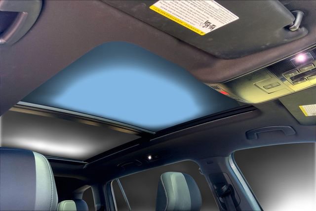 Used 2022 Volkswagen Tiguan SEL R-Line AWD/4WD image 32