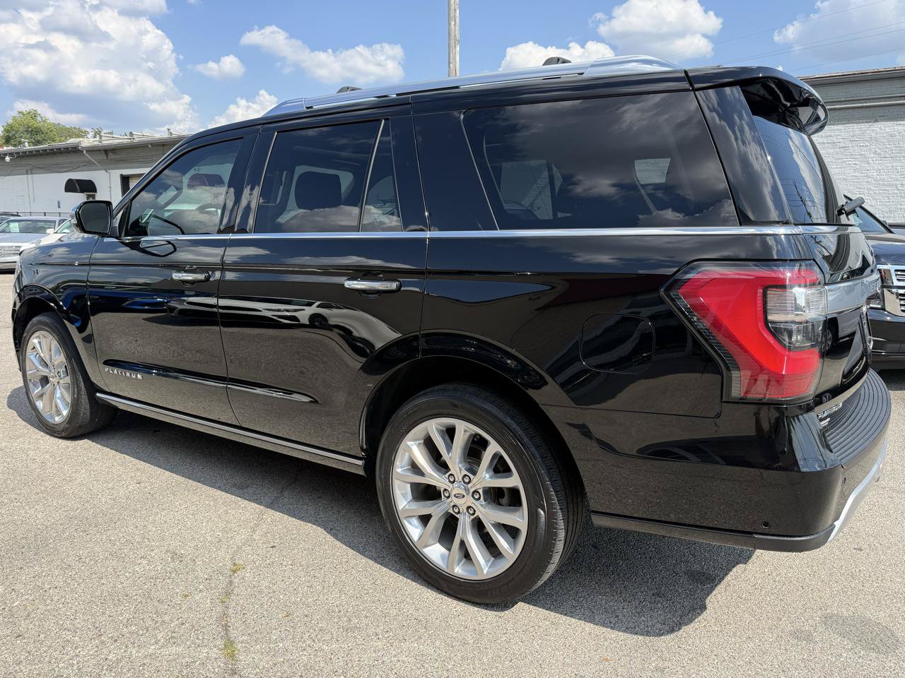 Used 2018 Ford Expedition Platinum AWD/4WD image 5