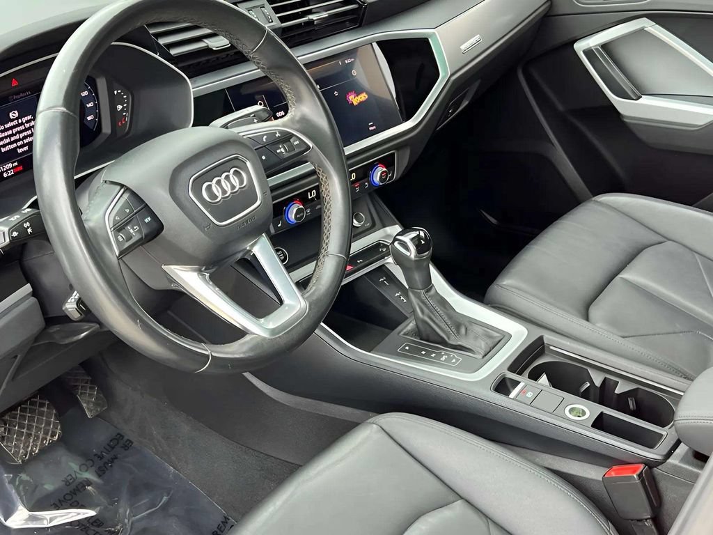 Used 2021 Audi Q3 2.0T Premium w/ Convenience Package AWD/4WD image 6