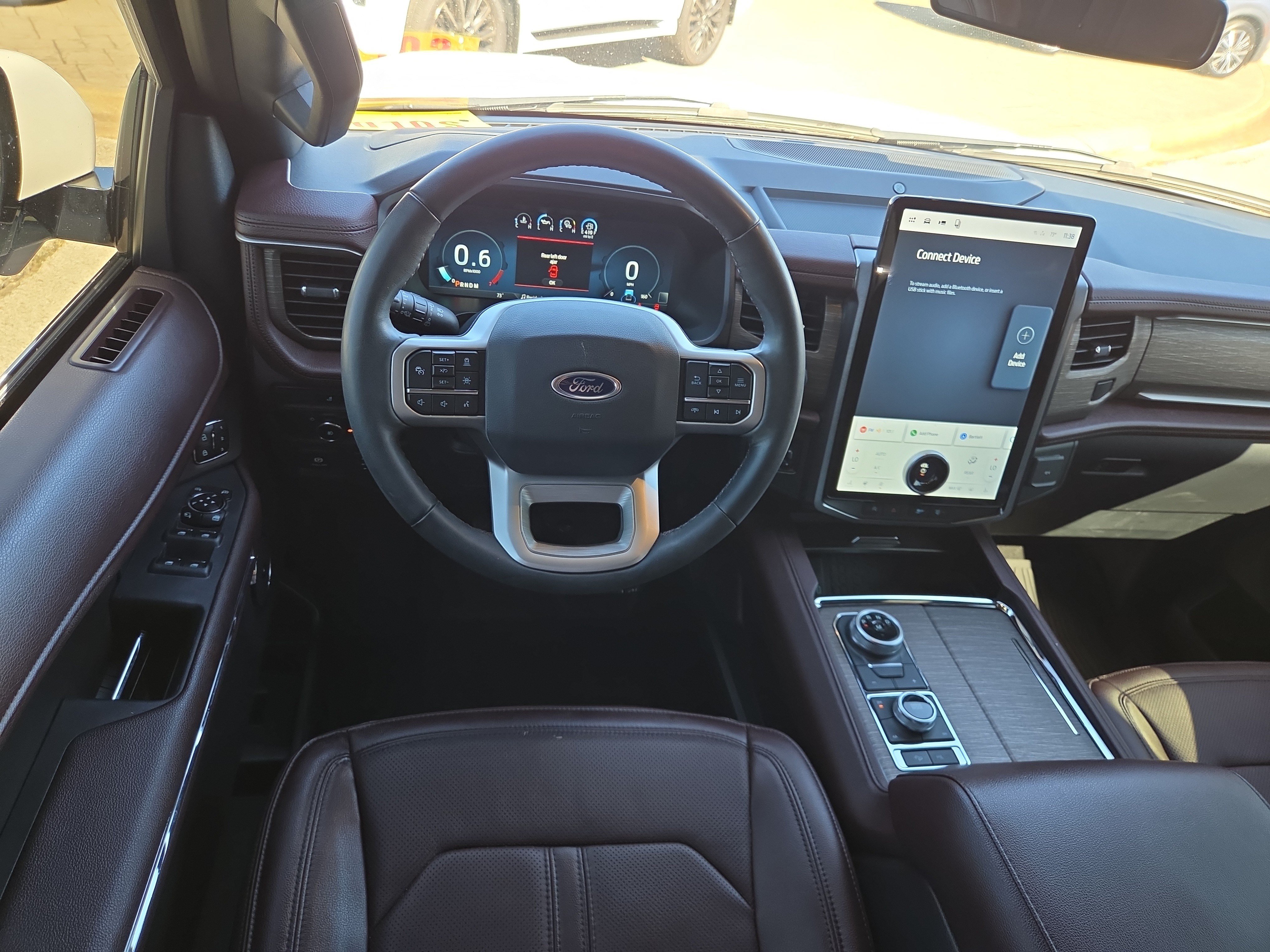 Used 2023 Ford Expedition Limited AWD/4WD image 9