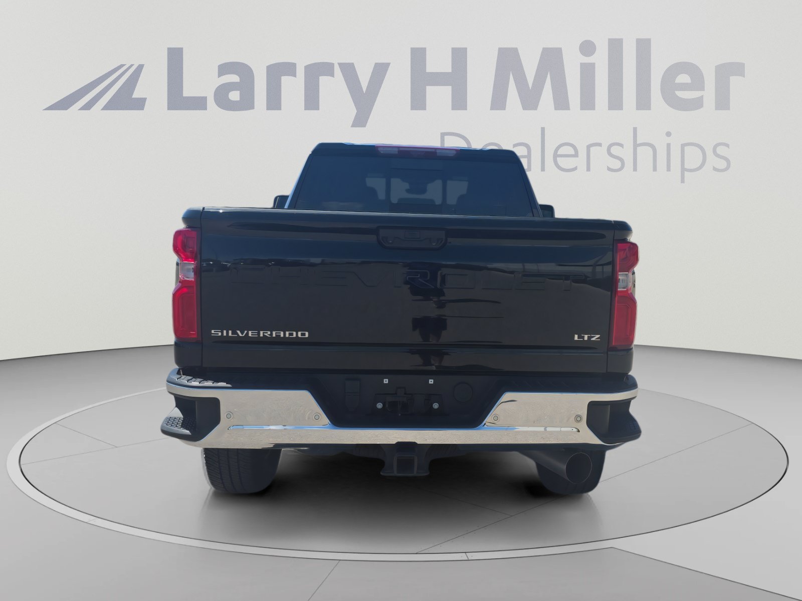 Used 2024 Chevrolet Silverado 2500 LTZ w/ LTZ Convenience Package AWD/4WD image 4