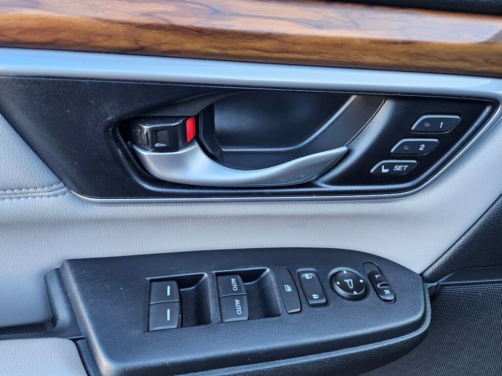 Used 2018 Honda CR-V Touring image 22