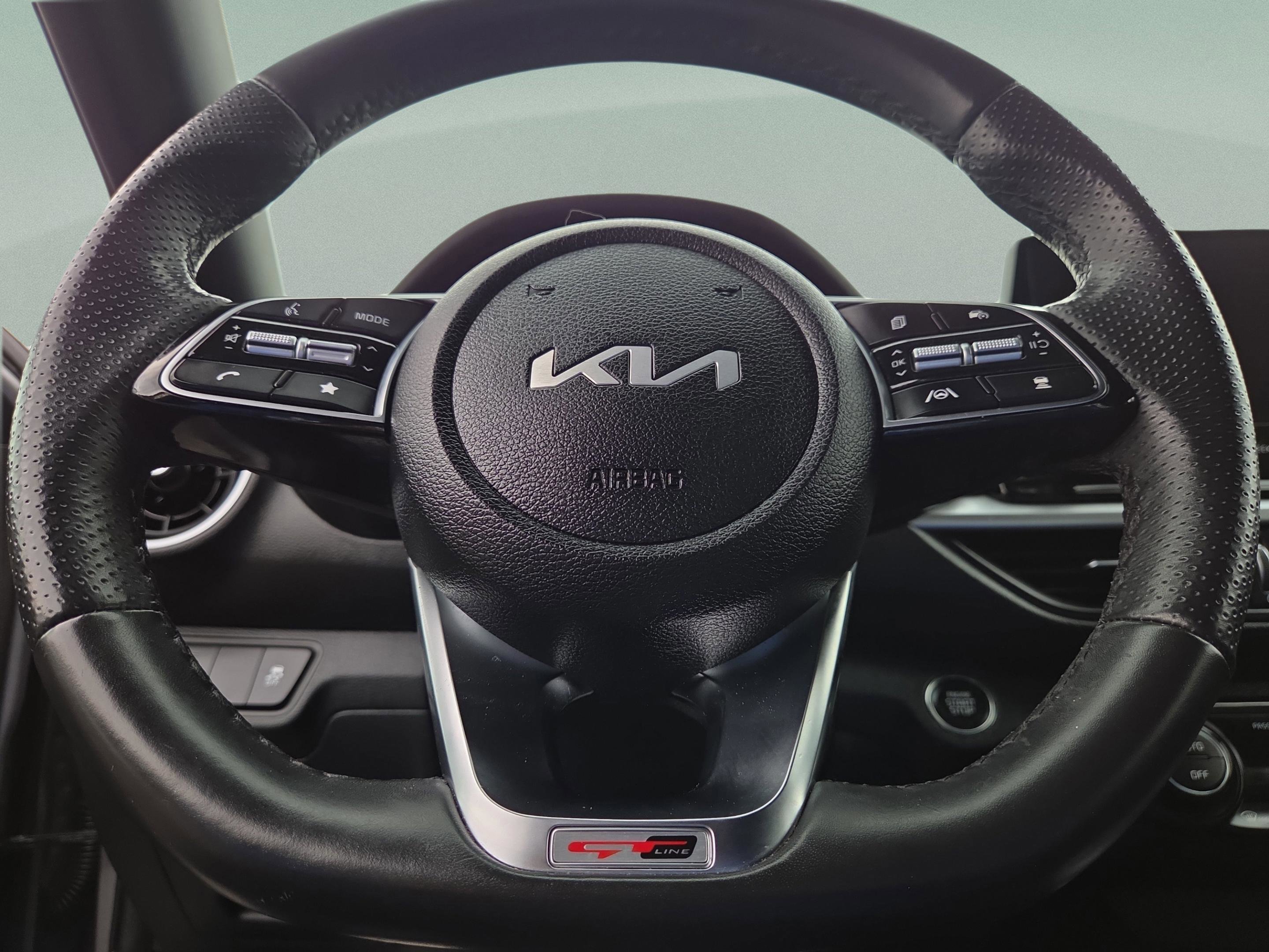 Used 2024 Kia Forte GT-Line image 11