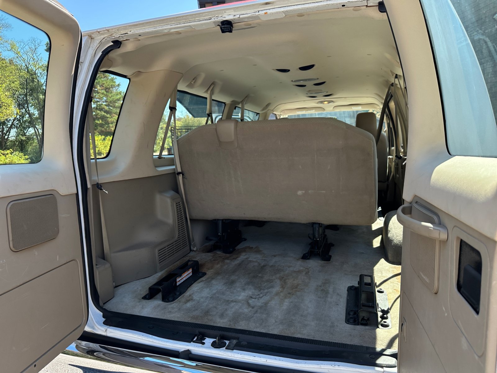 Used 2011 Ford E-350 and Econoline 350 Extended Wagon Super Duty RWD image 32
