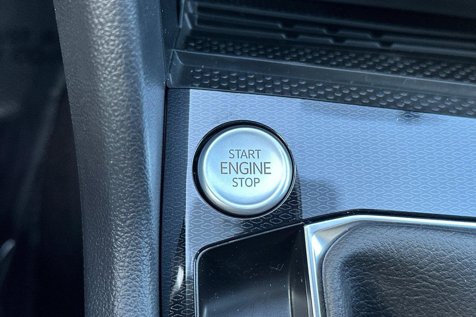 New 2026 Volkswagen Taos SE image 21