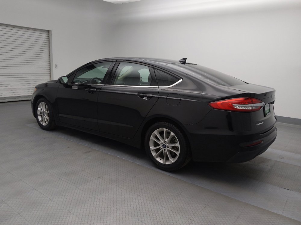 Used 2020 Ford Fusion SE image 3