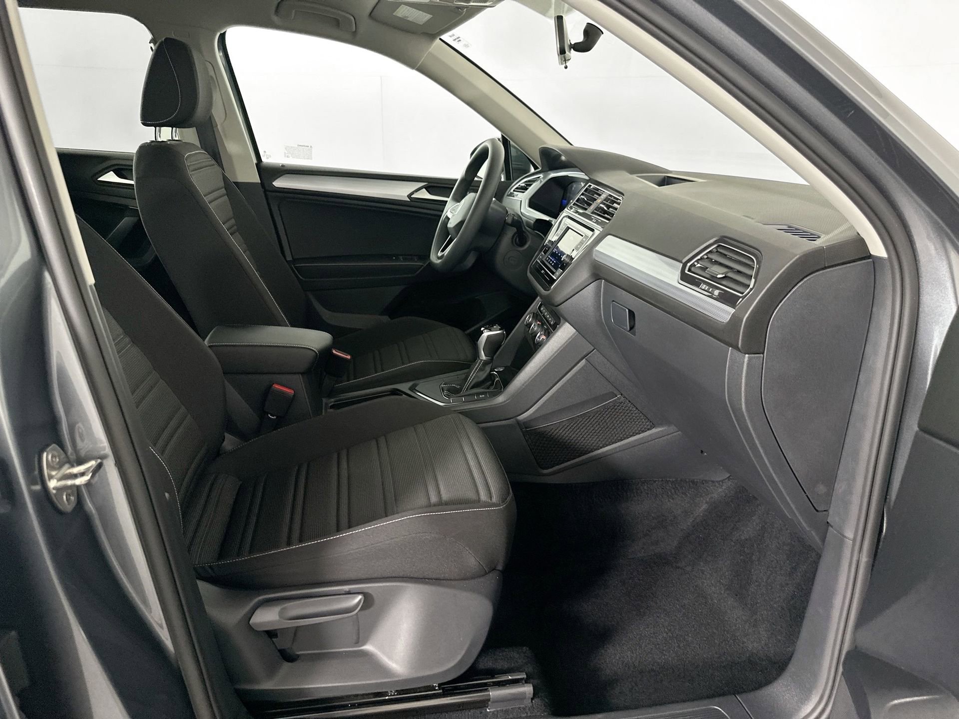 Certified 2022 Volkswagen Tiguan S image 21