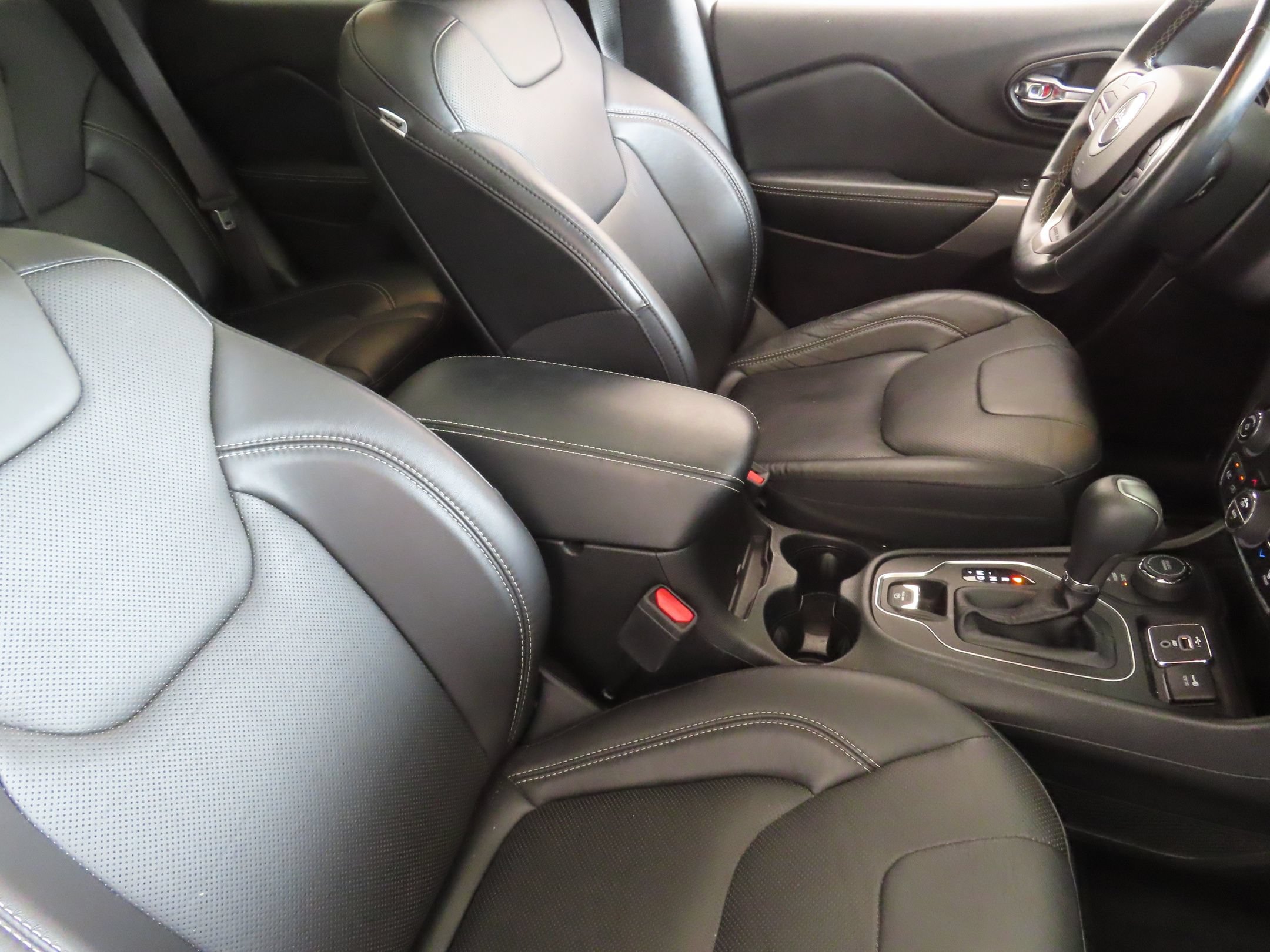 Used 2021 Jeep Cherokee Latitude Lux 80th Anniv w/ Quick Order Package 26U 80TH AWD/4WD image 26
