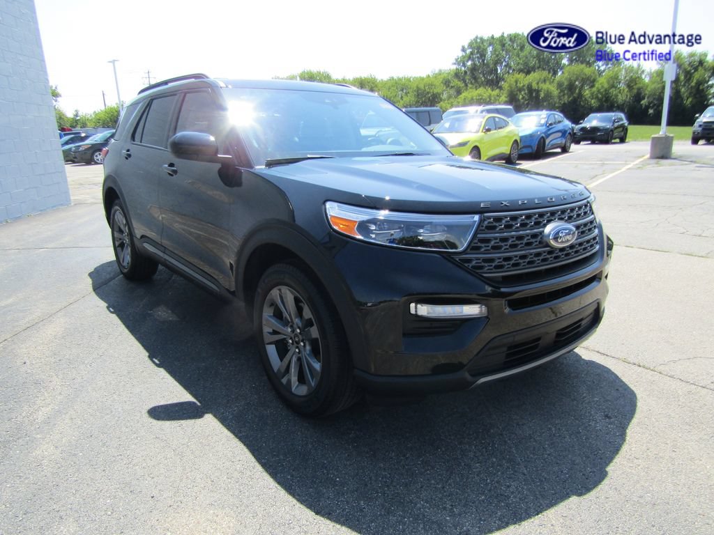 Certified 2023 Ford Explorer XLT w/ Equipment Group 202A AWD/4WD image 11