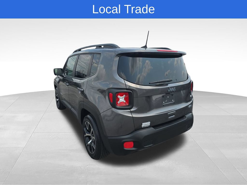 Used 2018 Jeep Renegade Latitude FWD video 3