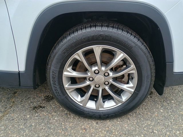 Used 2020 Jeep Cherokee Latitude Plus FWD image 10