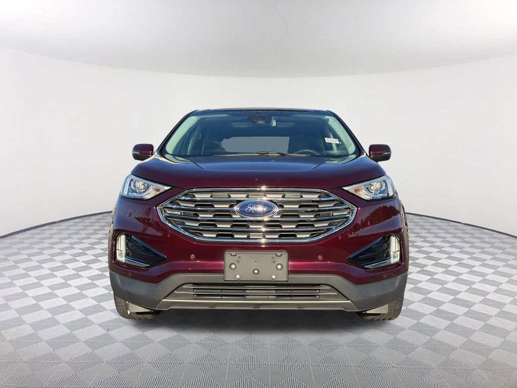 Used 2021 Ford Edge Titanium image 2