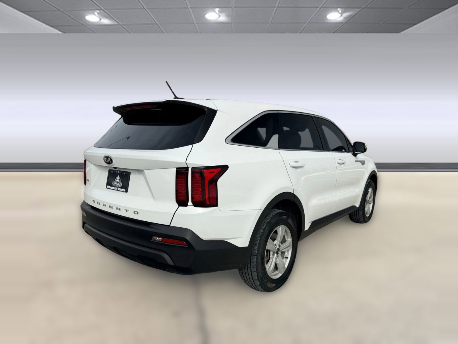 Used 2021 Kia Sorento LX image 8