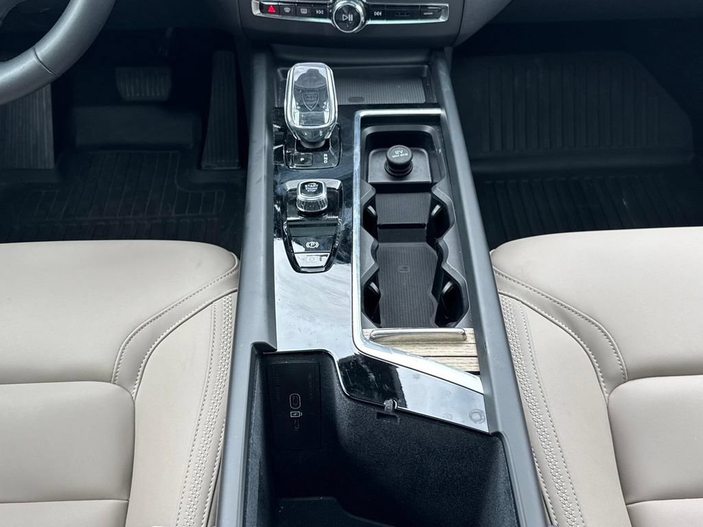 Certified 2026 Volvo XC60 B5 Plus w/ Protection Package Premier AWD/4WD image 13